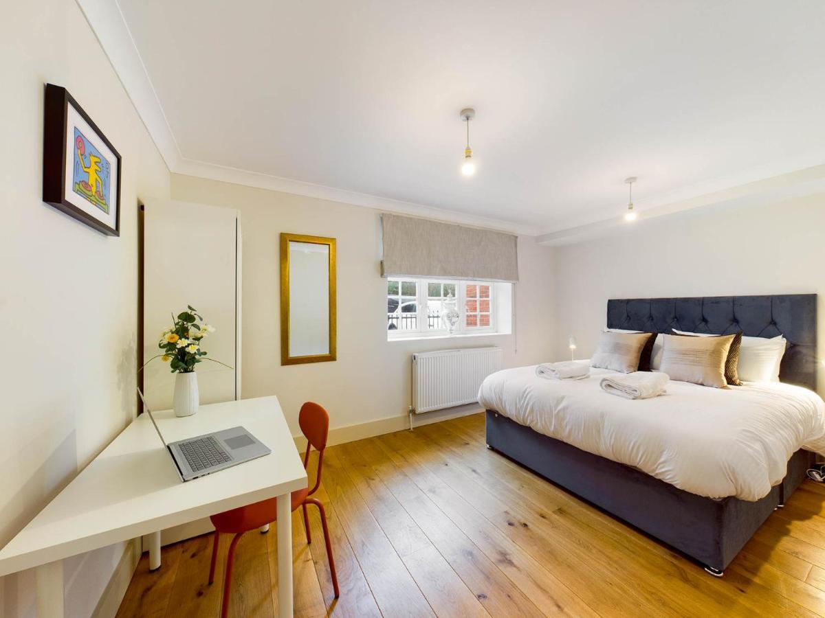 Redhill Town Centre Apartments By Livingo Εξωτερικό φωτογραφία