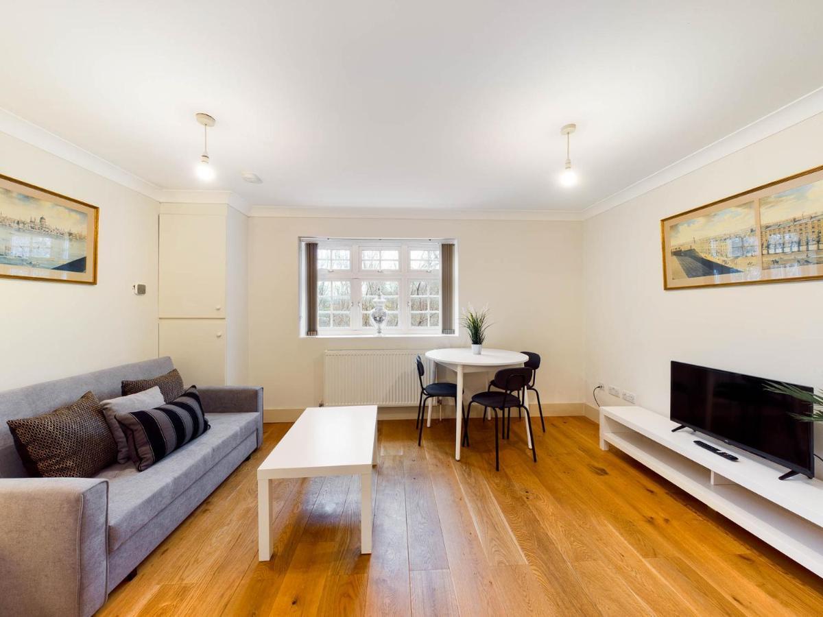 Redhill Town Centre Apartments By Livingo Εξωτερικό φωτογραφία