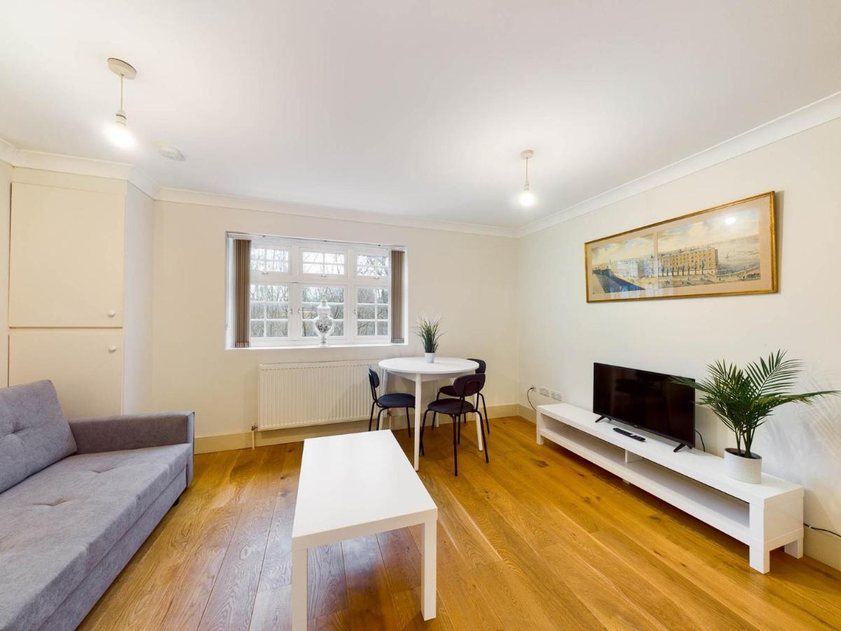 Redhill Town Centre Apartments By Livingo Εξωτερικό φωτογραφία