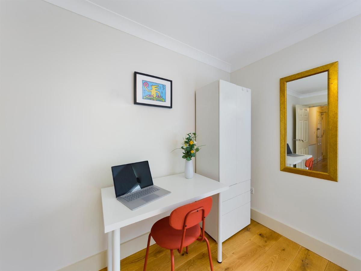 Redhill Town Centre Apartments By Livingo Εξωτερικό φωτογραφία
